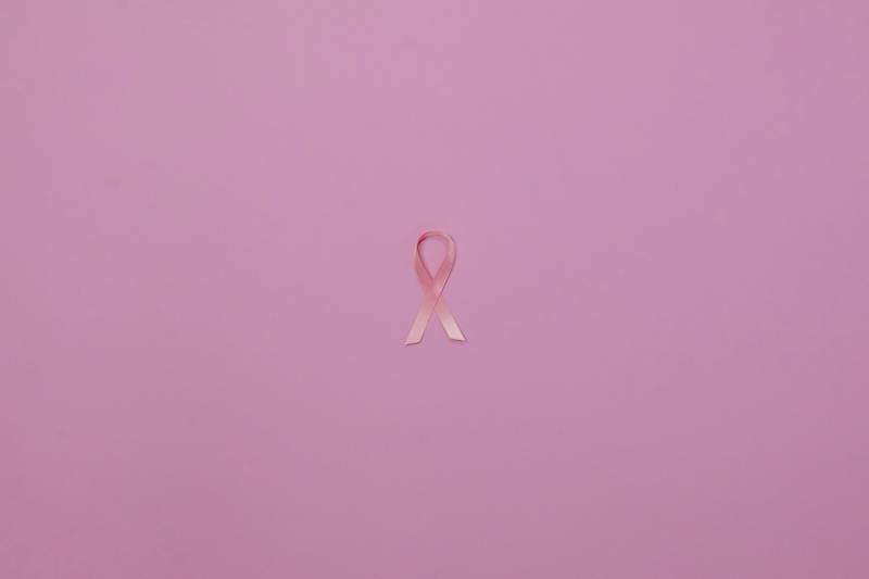 Czy erdafitinib może leczyć raka piersi? Najnowsze dane, w prostych słowach.